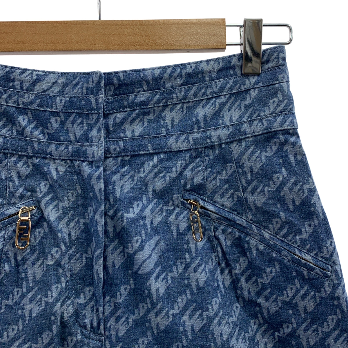 FENDI | 滿印 Logo Zucca 拉鍊短褲 | 尺寸 40 | 女款