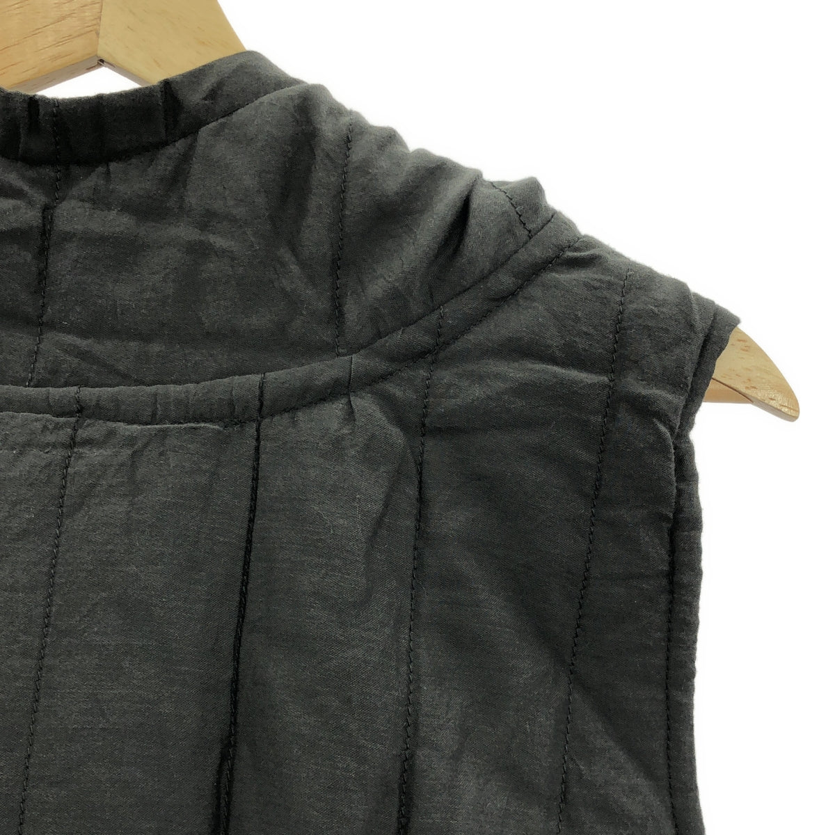 Masnou design / マスノウデザイン | コットン シルク 中綿 ベスト | 2 | チャコール | レディース
