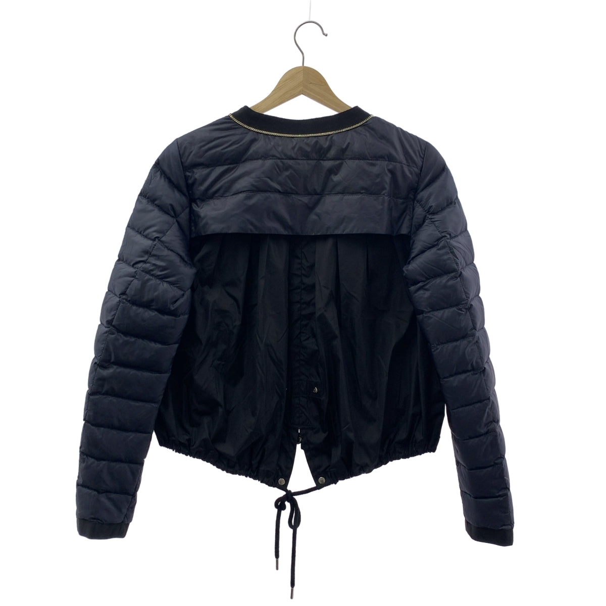 MONCLER / モンクレール | YAEKO / チェーン装飾 ロゴジップ ノーカラー ダウンジャケット ブルゾン | 0 | レディース
