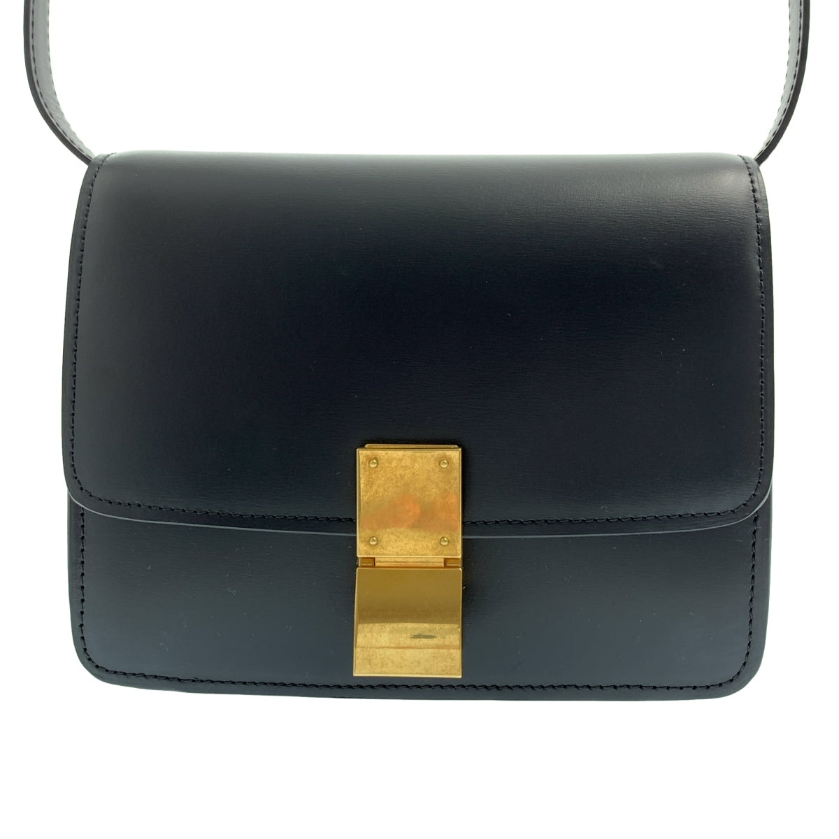 CELINE | 皮革大水桶包，搭配長肩帶 |