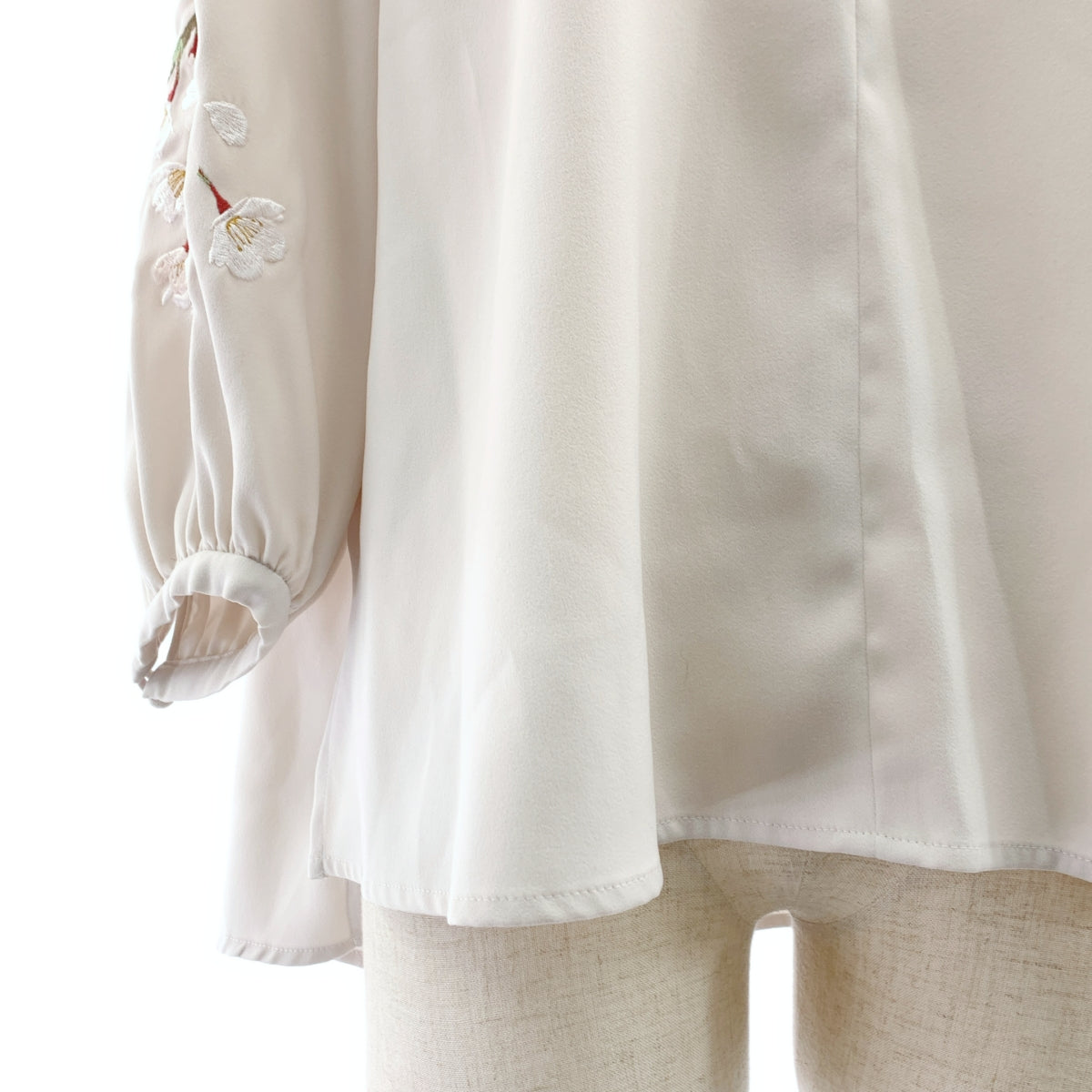 iCONOLOGY / 이코노로지 | 벚꽃 꽃을 입는 블라우스 셔츠 | F | 여성