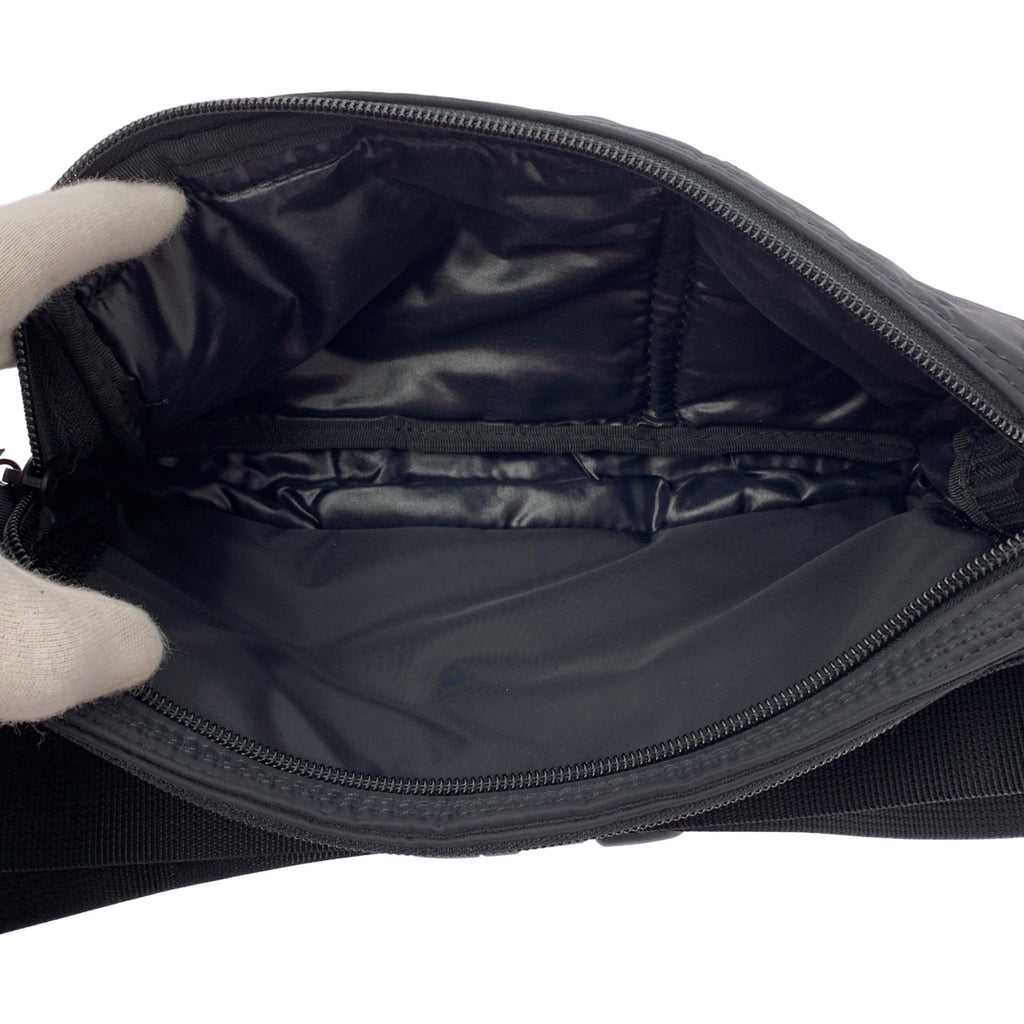 行李員主管 / 行李員主管 | 黑色美人 / 腰包 |