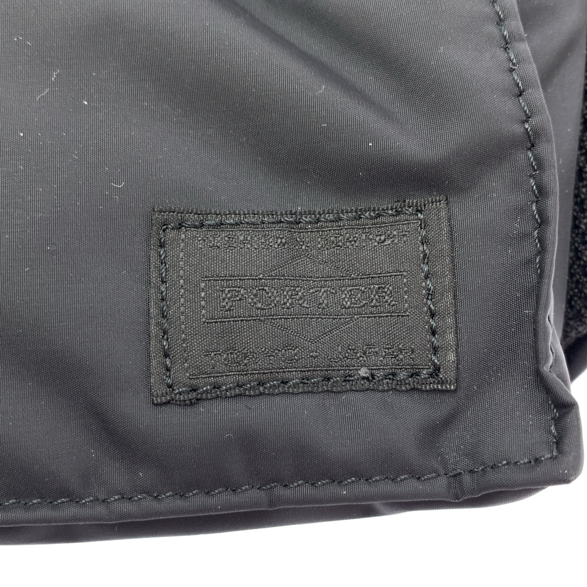 行李員主管 / 行李員主管 | 黑色美人 / 腰包 |