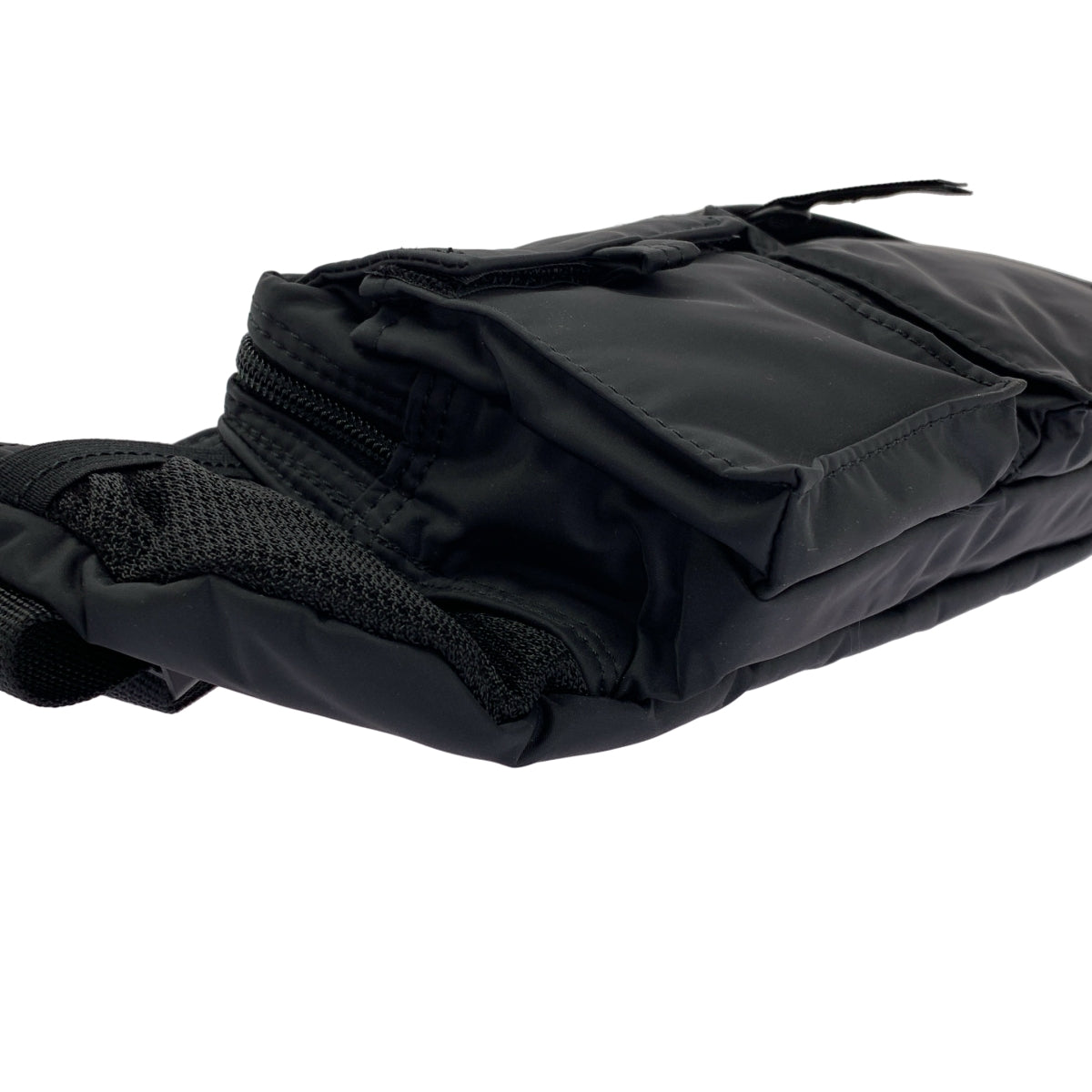 行李員主管 / 行李員主管 | 黑色美人 / 腰包 |