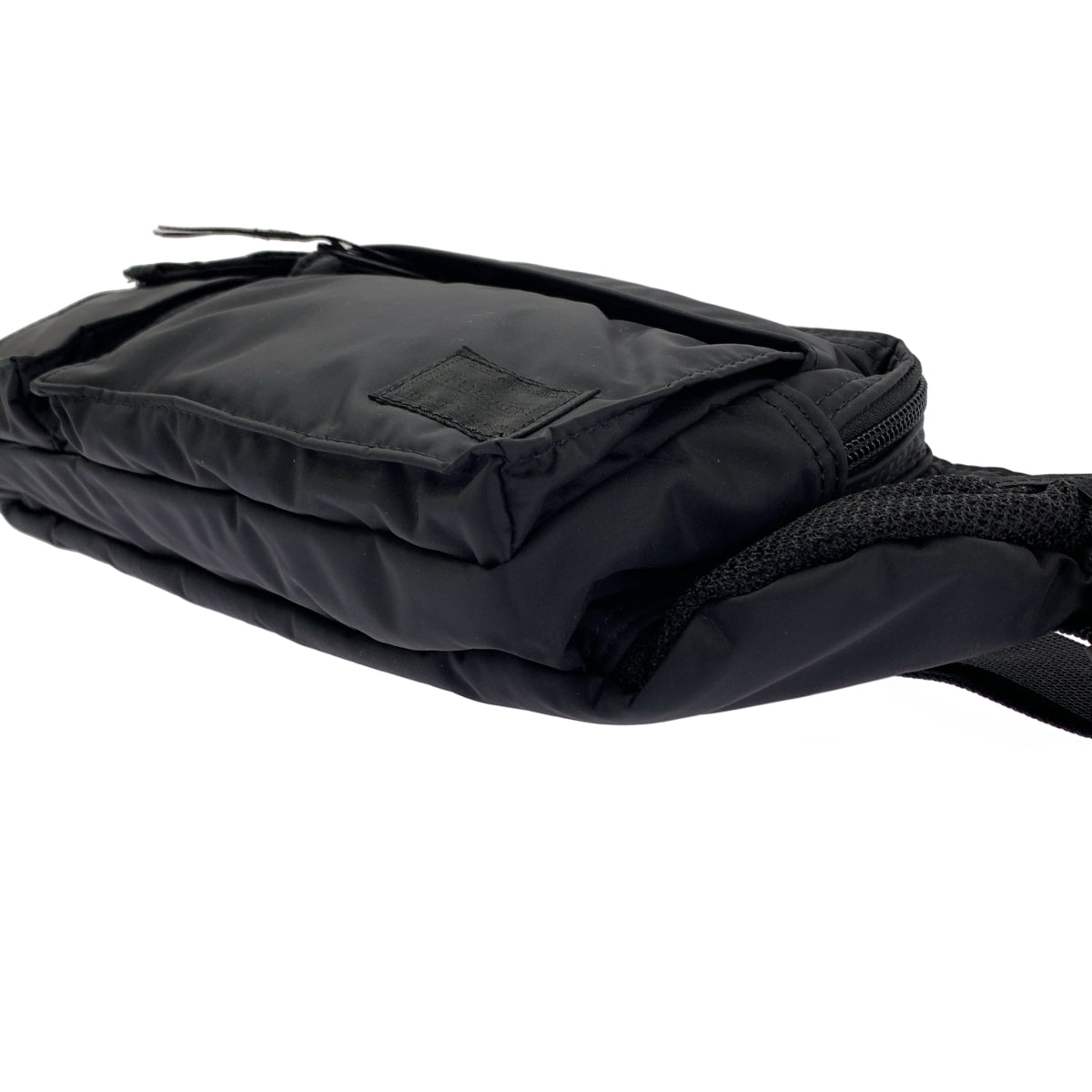 行李員主管 / 行李員主管 | 黑色美人 / 腰包 |