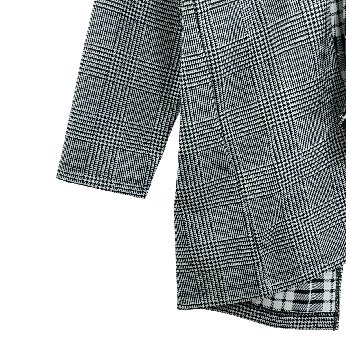 【미품】 COMME des GARCONS HOMME PLUS 2021AW | DARKROOM기 비대칭 체크 폴리에스테르 가디건 | M | 화이트 / 블랙 | 남성