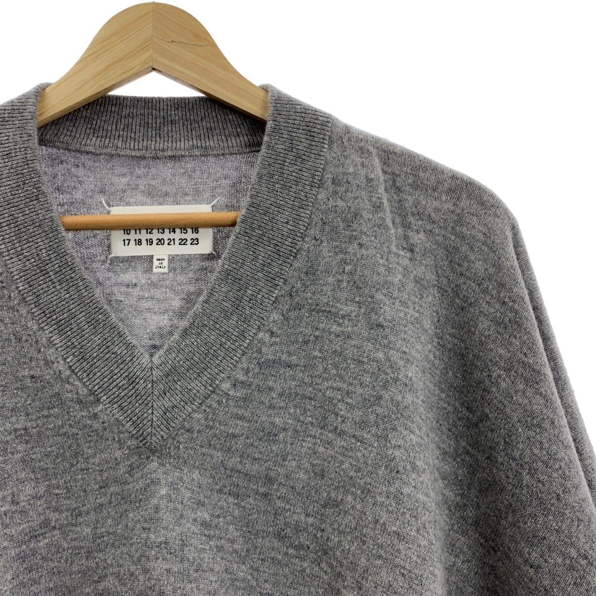 Maison Margiela | 羊毛羊絨不對稱 V 領針織衫 | XS | 女款