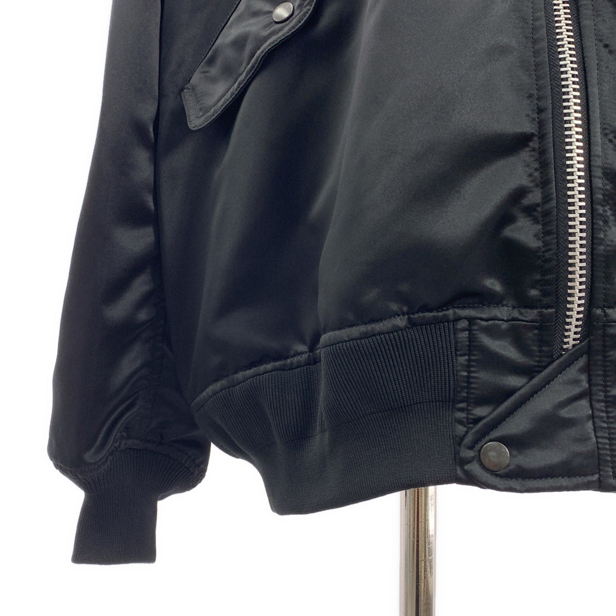 [狀況極佳] JUNYA WATANABE COMME des GARÇONS / Junya Watanabe | 2024 春夏系列 | MA-1 / 聚酯超大飛行員外套 | M 碼 | 黑色 | 女款