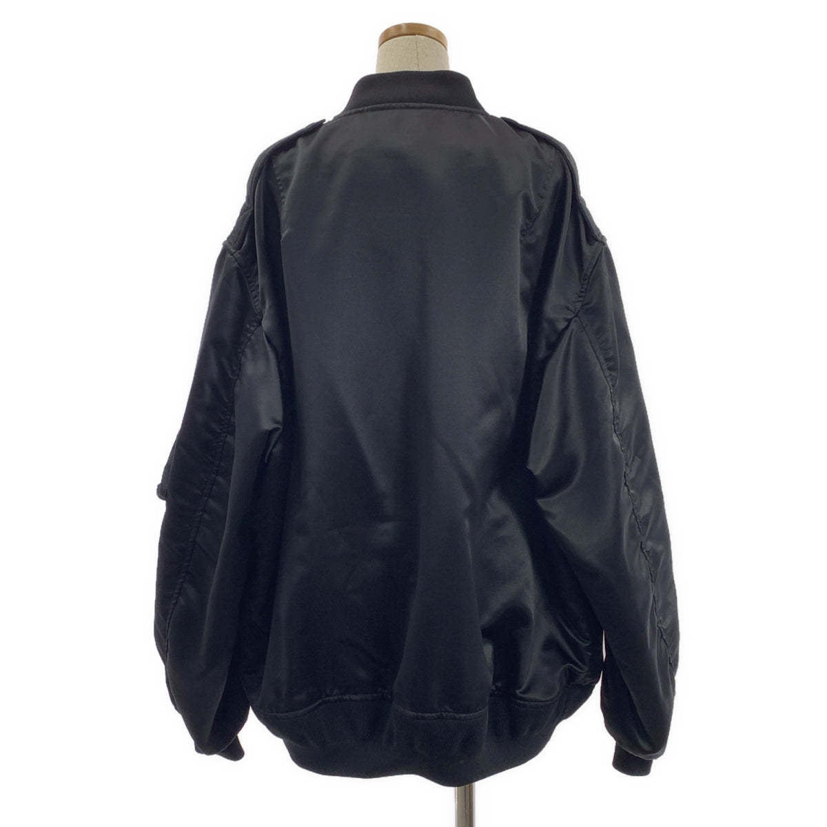 [狀況極佳] JUNYA WATANABE COMME des GARÇONS / Junya Watanabe | 2024 春夏系列 | MA-1 / 聚酯超大飛行員外套 | M 碼 | 黑色 | 女款