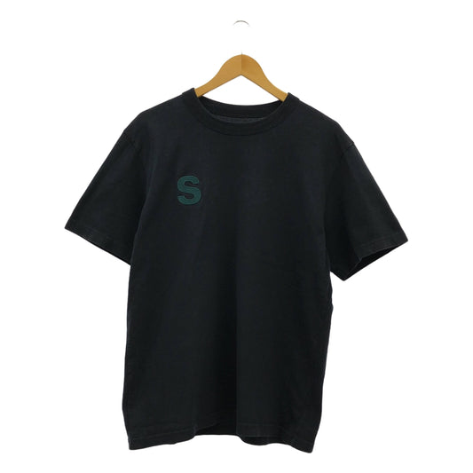 sacai / サカイ | 2023SS | 青山店限定 ロゴ刺しゅう コットン Tシャツ | 4 | メンズ