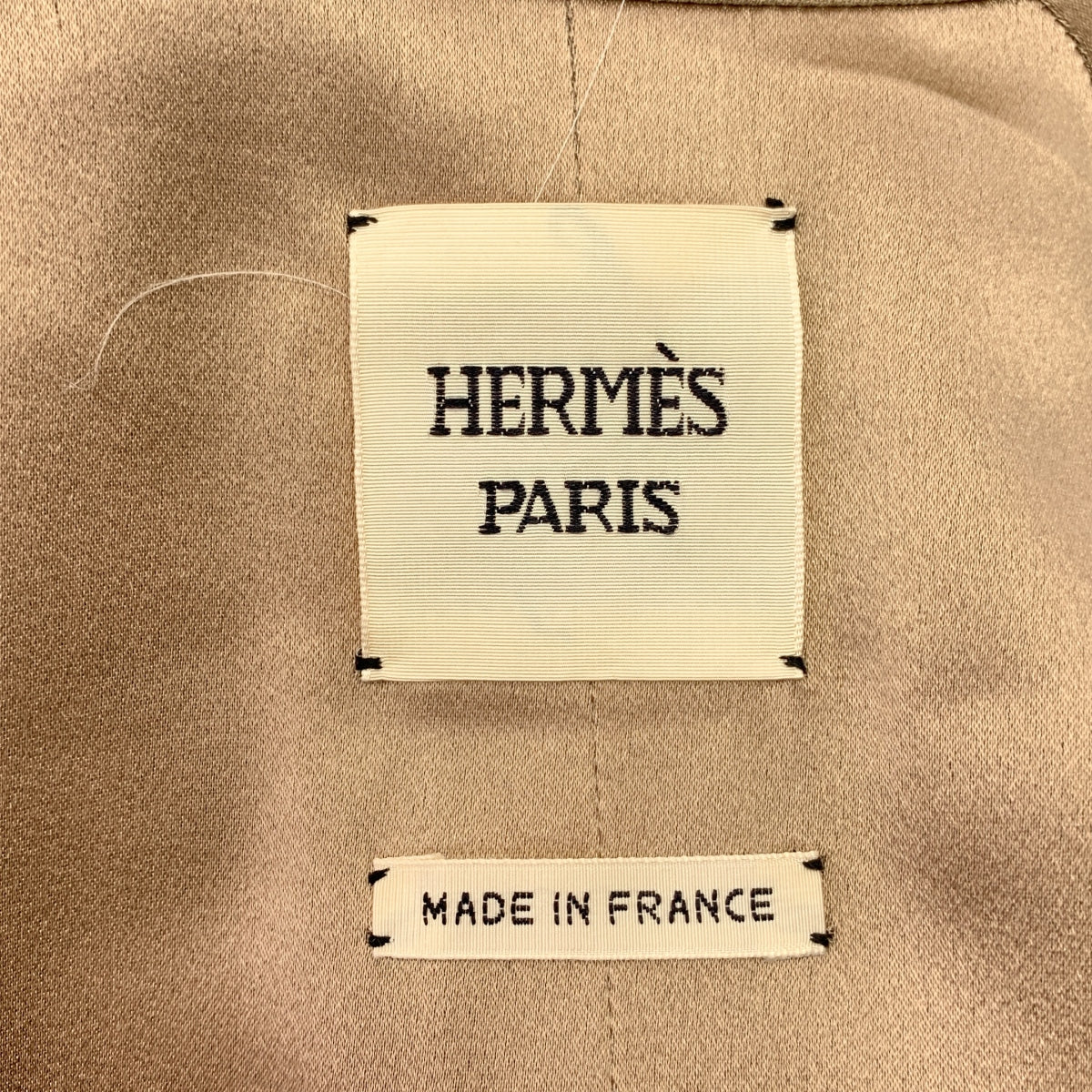 HERMES / 헤르메스 | by Jean Paul Gaultier 골치에 / 백플리츠 트렌치 코트 켈리 브래킷 포함 | 42 |