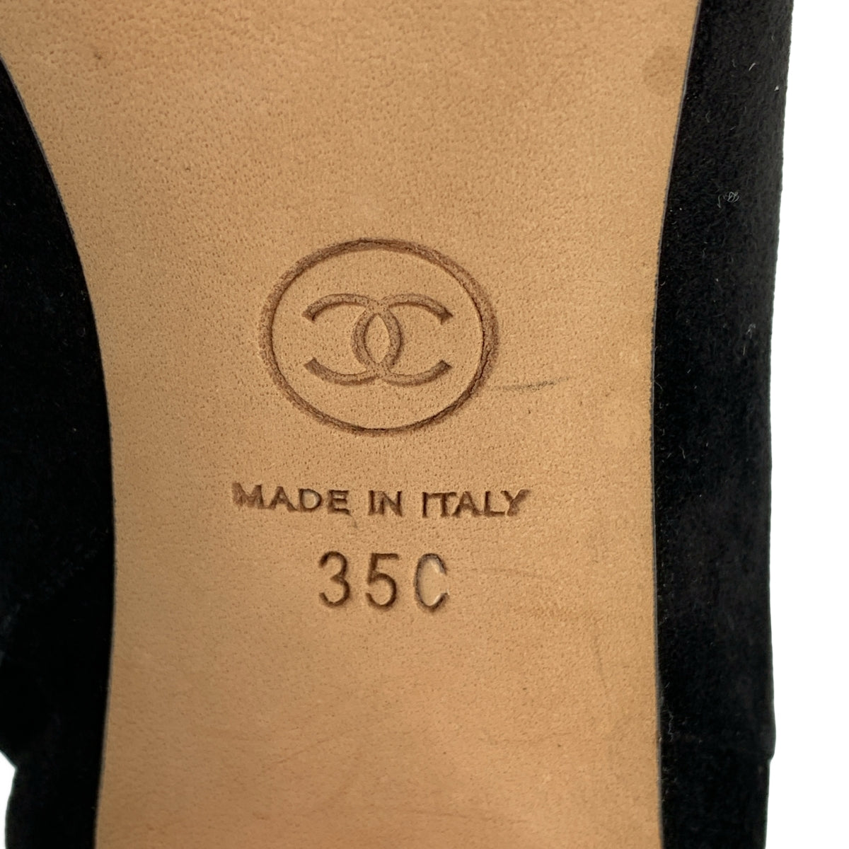 香奈兒 | 麂皮 Coco 標誌側拉鍊高跟短靴 | 尺寸 35C |