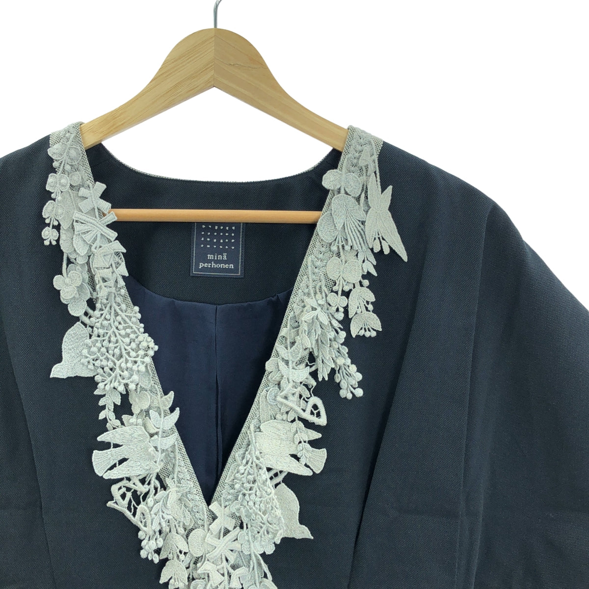 [品相良好] mina perhonen | 2017SS | lsc / 刺繡無領外套 / 全襯裡 | 38 | 深海軍藍 | 女款