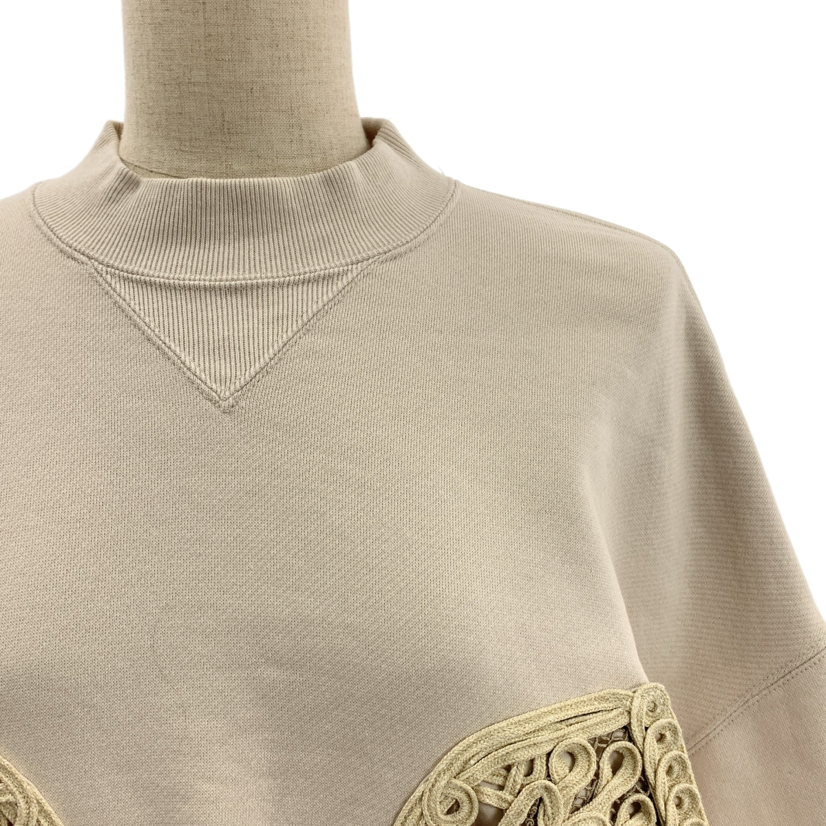 Mame Kurogouchi / 마메쿠로고우치 | 2025SS | Cording Embroidery Cropped Sweatshirt / 엠브로이드리 스웨트 트레이너 | 1 |