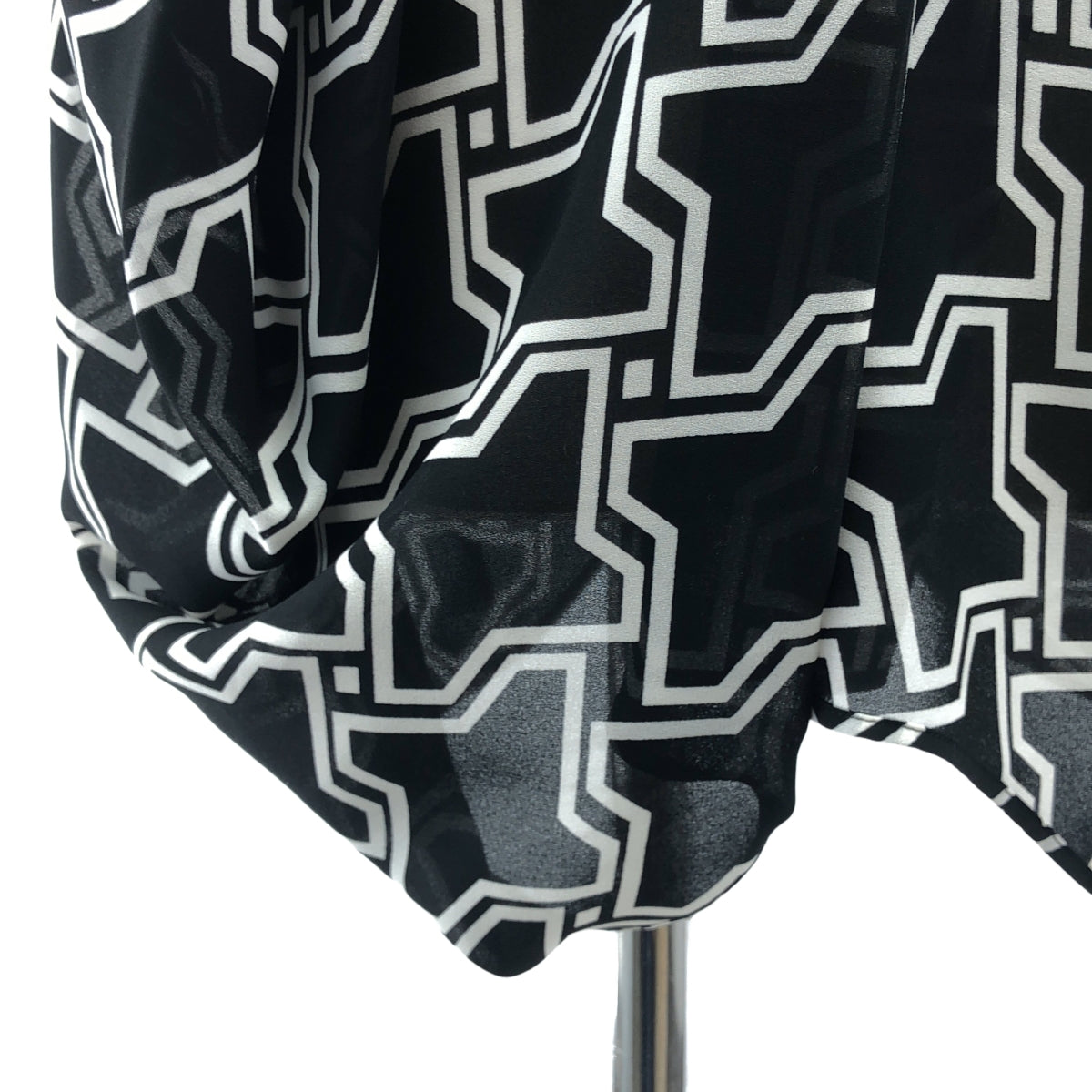 【미품】 JUNYA WATANABE COMME des GARCONS / 준야와타나베 | 2010SS | 폴리에스테르 무늬 기하학 모양 변형 입체 시어 롱 블라우스 | S | 블랙 / 화이트 |