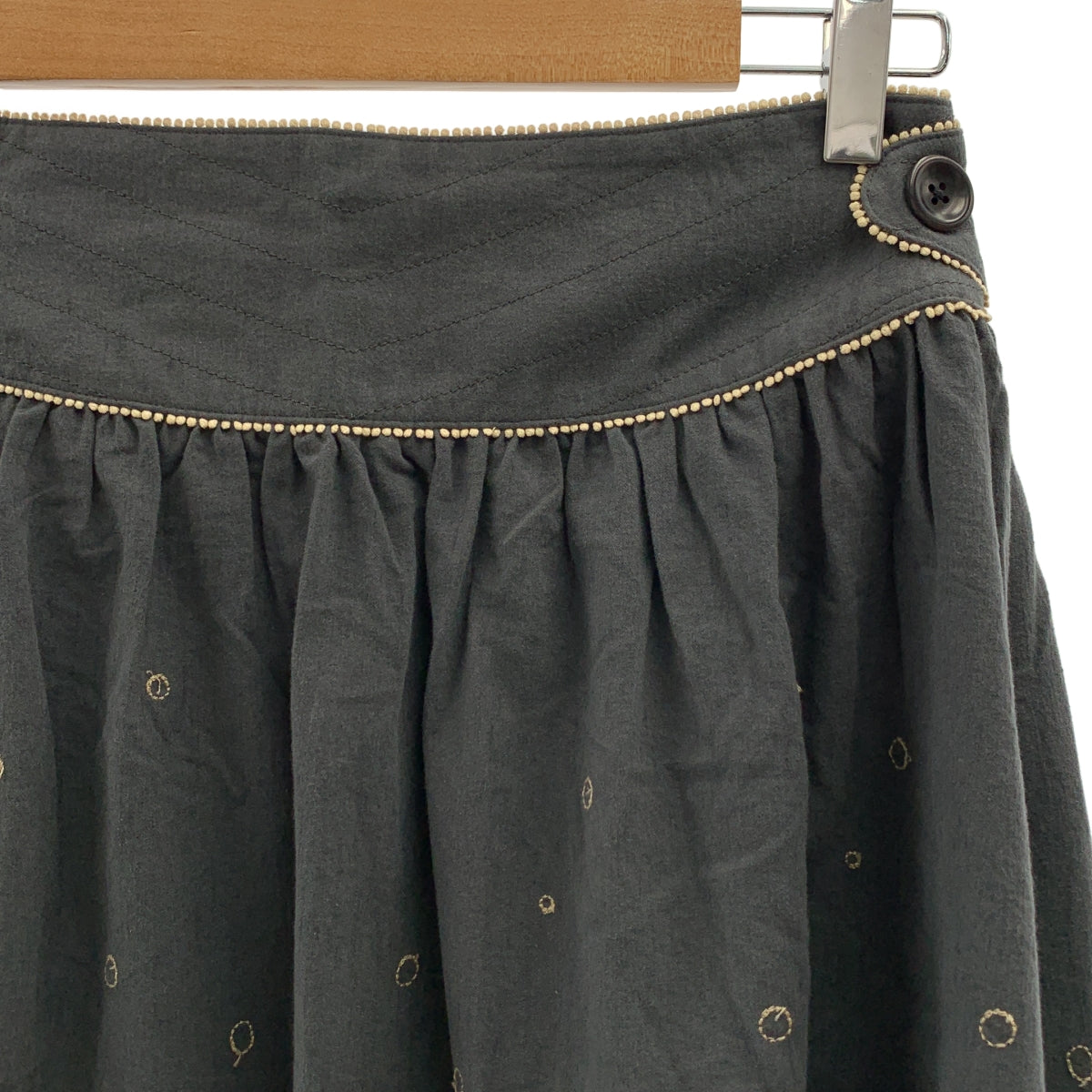 mina perhonen / ミナペルホネン | yuki-no-hi / ユキノヒ エンブロイダリー ギャザー スカート | 36 |