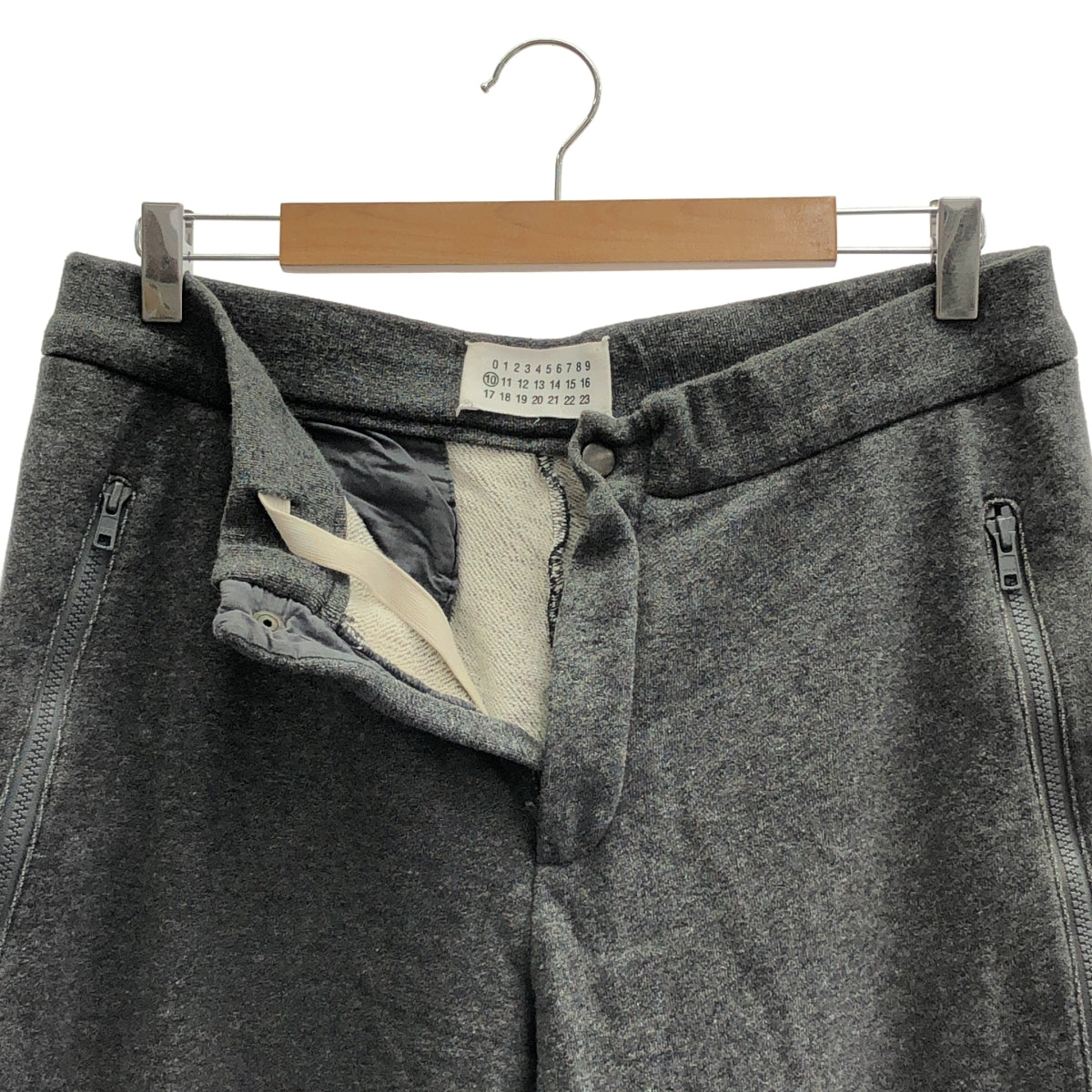 Maison Martin Margiela | 2011 秋冬 | 拉鍊口袋抽繩運動褲 | 尺寸 48 | 灰色 | 男款