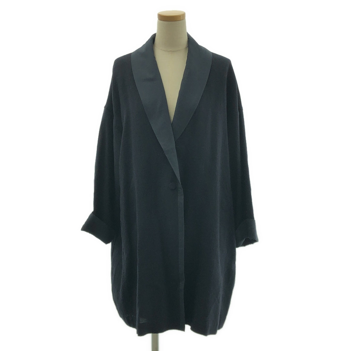 HaaT ISSEY MIYAKE | 2018秋冬系列 | 人造絲與羊毛混紡染色披肩領單排扣大衣 | 3碼 | 女款