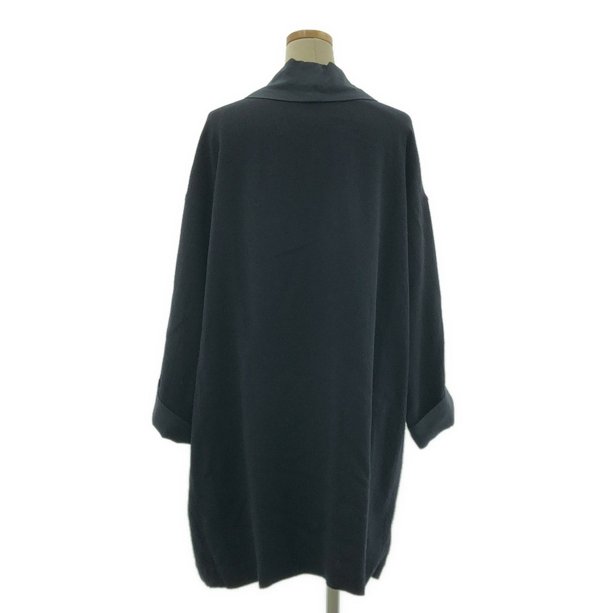 HaaT ISSEY MIYAKE | 2018秋冬系列 | 人造絲與羊毛混紡染色披肩領單排扣大衣 | 3碼 | 女款