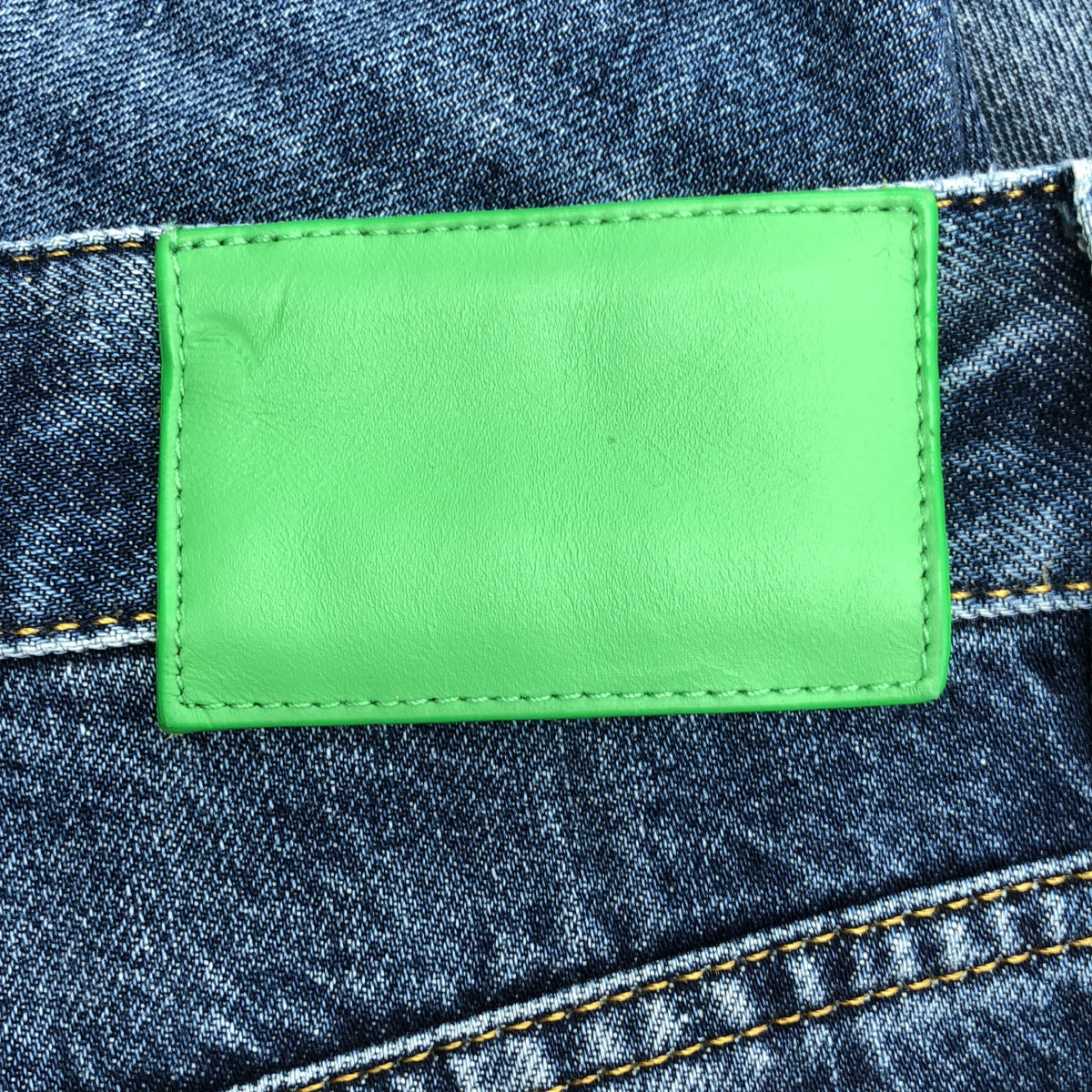 [狀況良好] BOTTEGA VENETA | 中度水洗寬牛仔褲 | 38碼 | 靛藍 | 女款