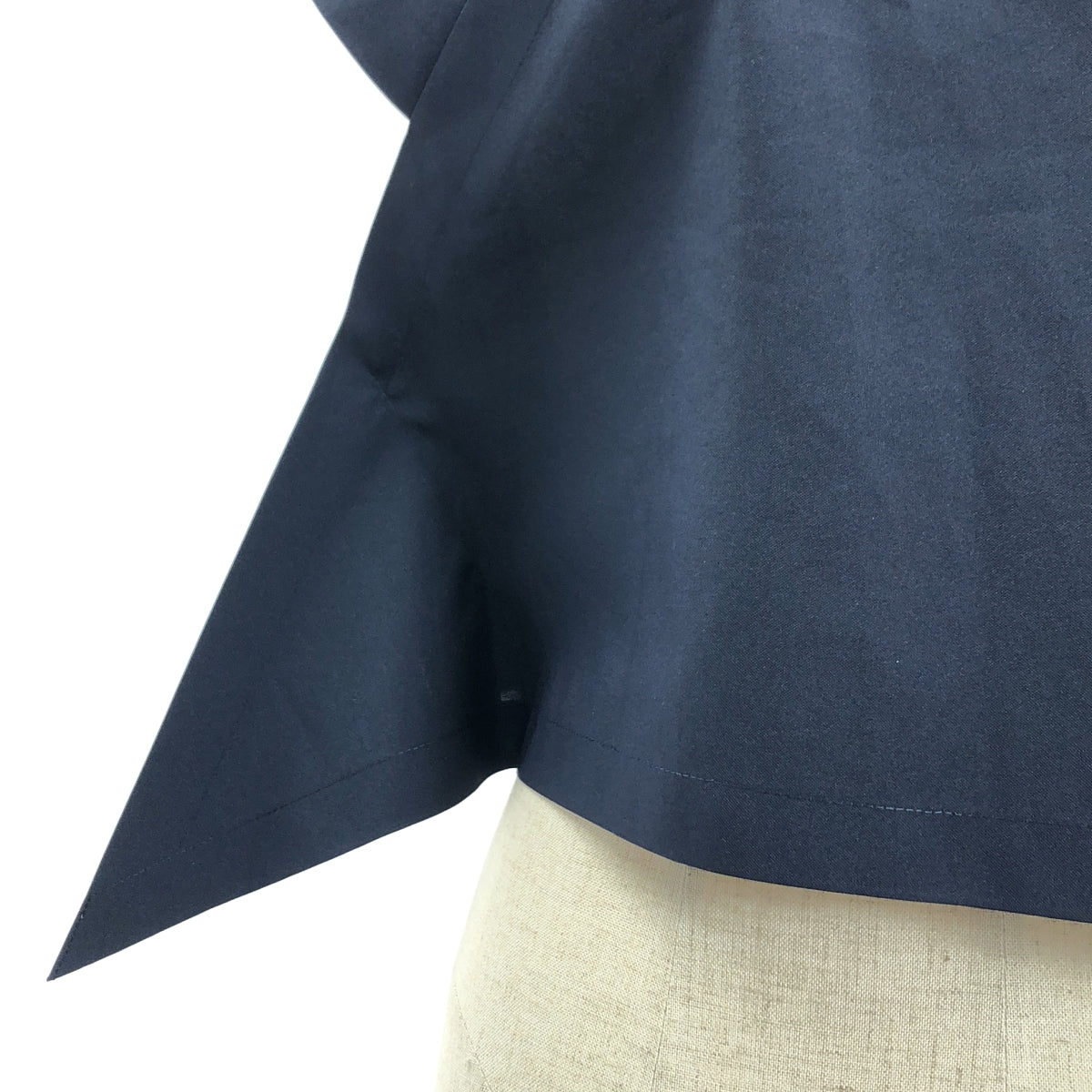 [狀況極佳] 132 5. ISSEY MIYAKE / 1325. Issey Miyake | 2023SS | 不對稱剪裁與縫製襯衫 | 尺寸 3 | 海軍藍 | 女款