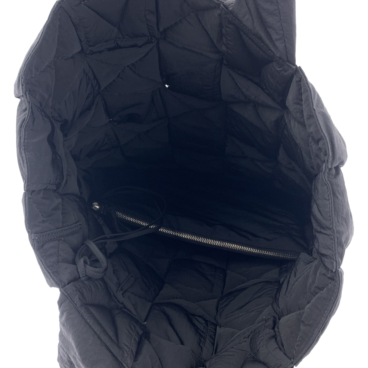 【미품】 BOTTEGA VENETA / 보테가 베네타 | Padded Quilted Nylon Tote Bag / 맥시 인트레치아토 패디트 퀼티드 토트 백 / 유니섹스 / 파우치 포함 | 블랙 | 남성