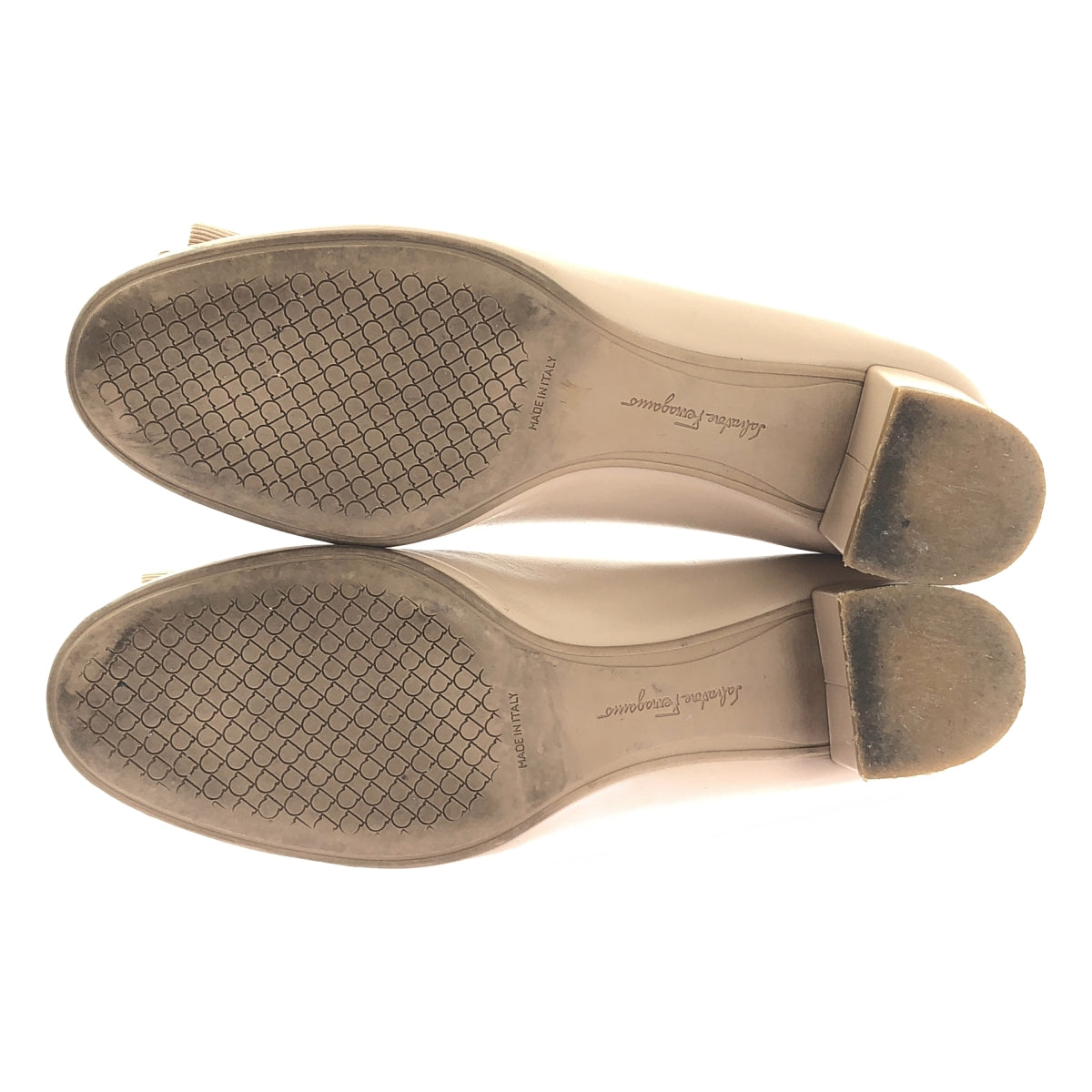 Salvatore Ferragamo | 緞帶飾板皮革高跟鞋 | 尺寸 5.5 | 米色/金色 | 女款