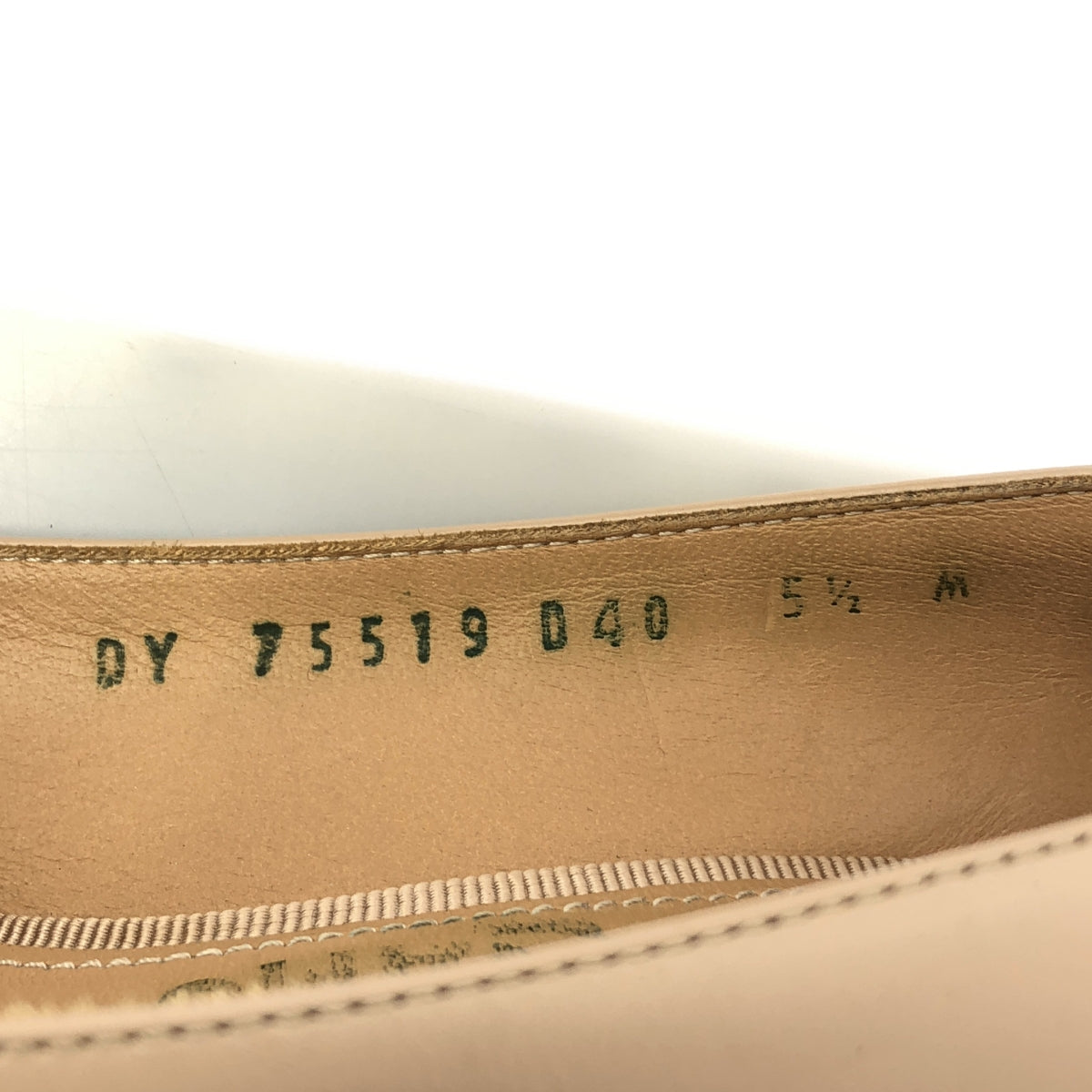 Salvatore Ferragamo | 緞帶飾板皮革高跟鞋 | 尺寸 5.5 | 米色/金色 | 女款