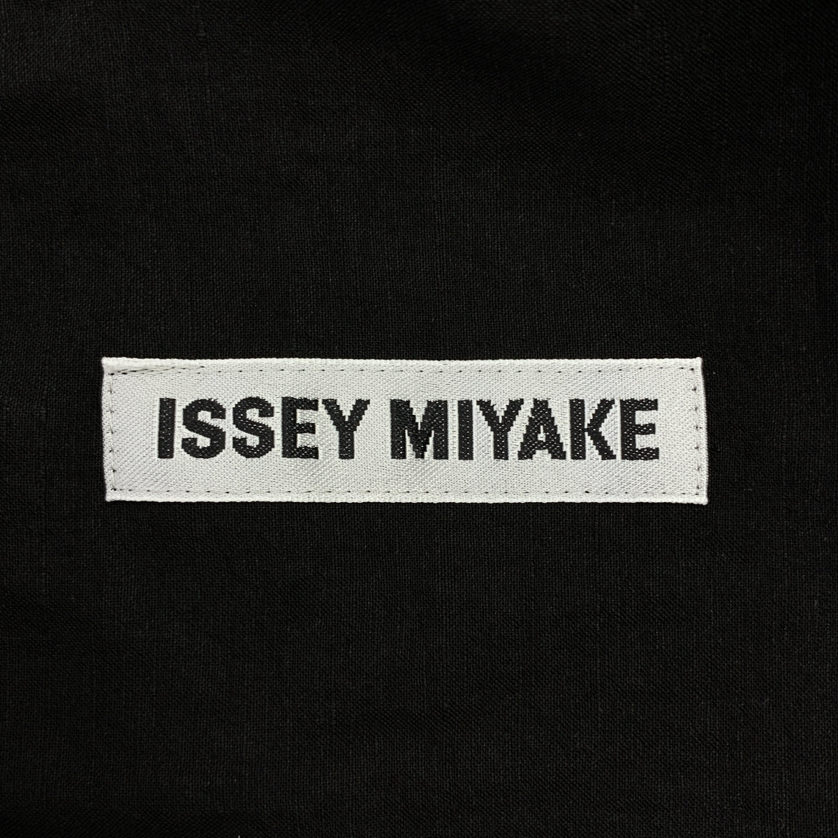 ISSEY MIYAKE オールインワン ジャンプスーツ ISSEY MIYAKE AUTUMN WINTER 2021/22 コレクション24 – isseymiyake.com