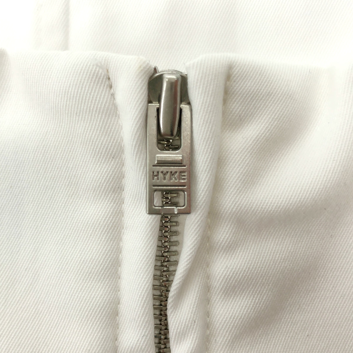 【美品】  HYKE / ハイク | 2023AW | TASLAN TWILL TOP / バックジップ スリット ブラウス | 1 | ホワイト | レディース