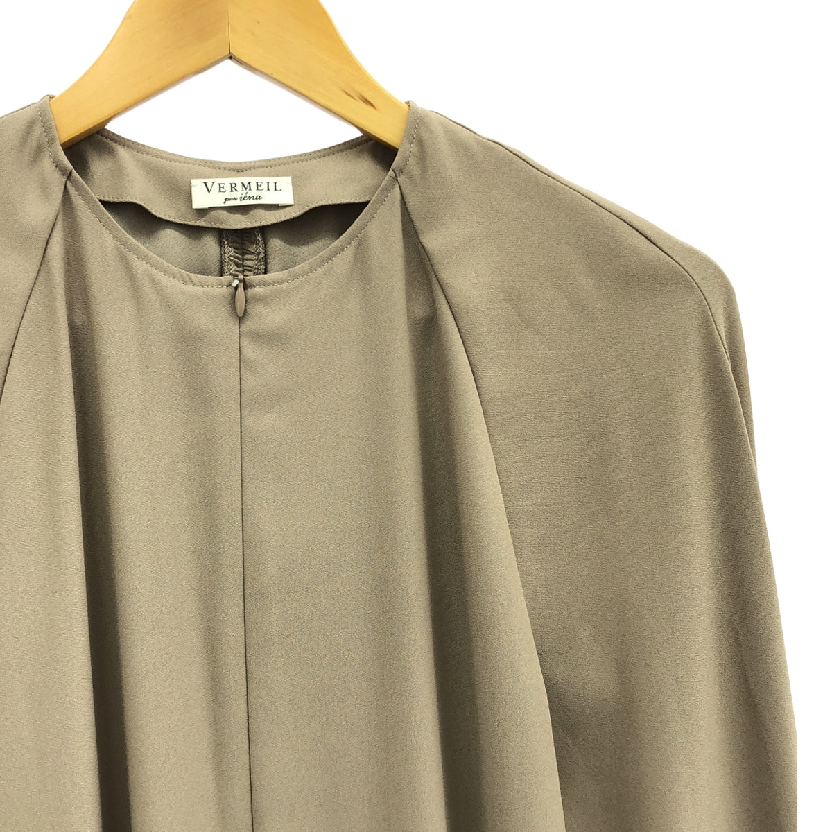 [新品] VERMEIL par iena | 2023秋冬 |喬其紗後背褶皺連身裙 | F |米色 |女性的