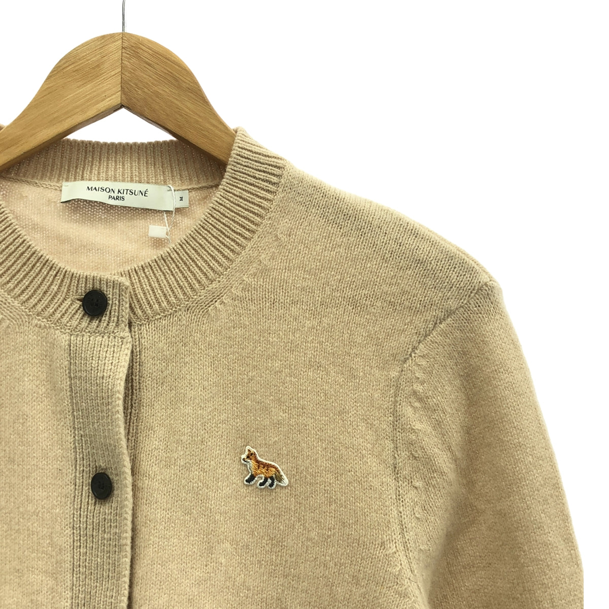 MAISON KITSUNE / メゾンキツネ | BABY FOX PATCH R-NECK FITTED CARDIGAN / ニット カーディガン | M | ベージュ系 | レディース