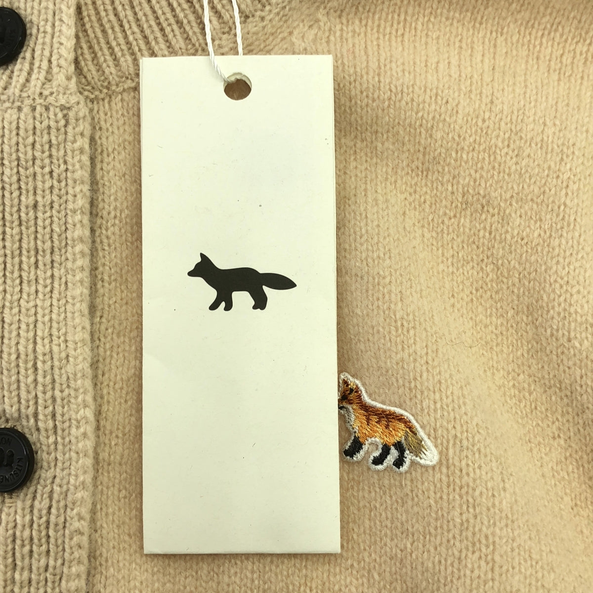 MAISON KITSUNE / メゾンキツネ | BABY FOX PATCH R-NECK FITTED CARDIGAN / ニット カーディガン | M | ベージュ系 | レディース