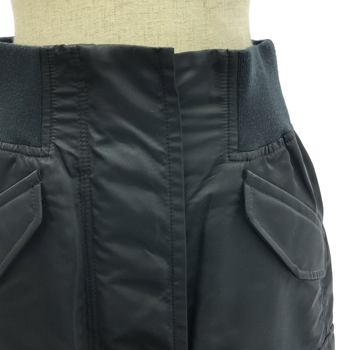 sacai / 사카이 | Nylon Twill Cargo Skirt 스커트 | 2 | 블랙 | 여성