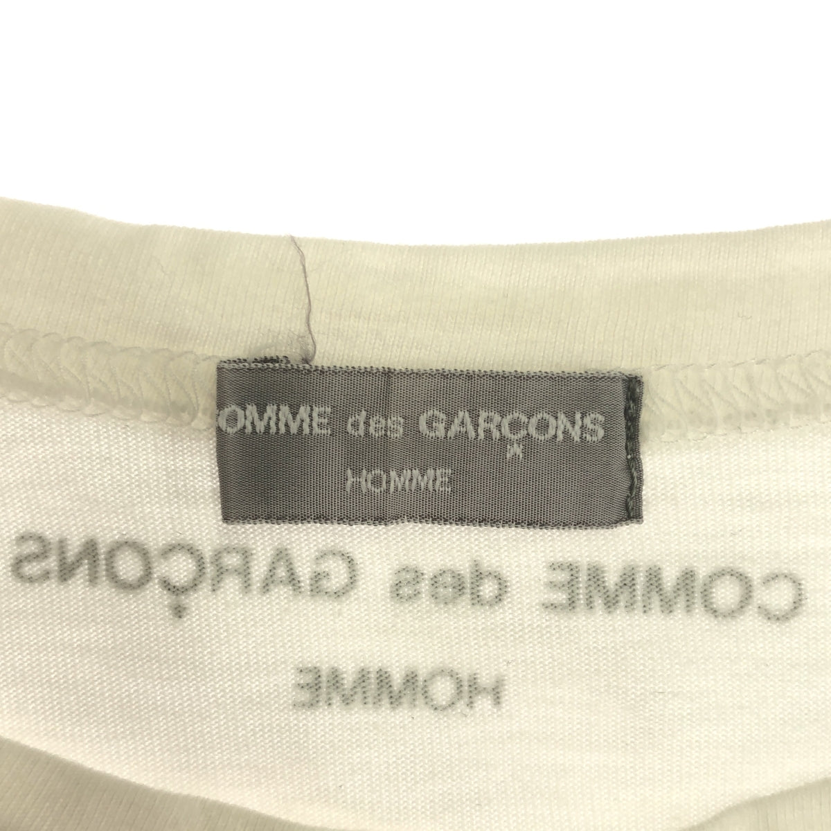 COMME des GARCONS HOMME / 컴데 갤슨 옴므 | AD2001 | 원포인트 백 로고 패치 크루넥 티셔츠 컷소우 |