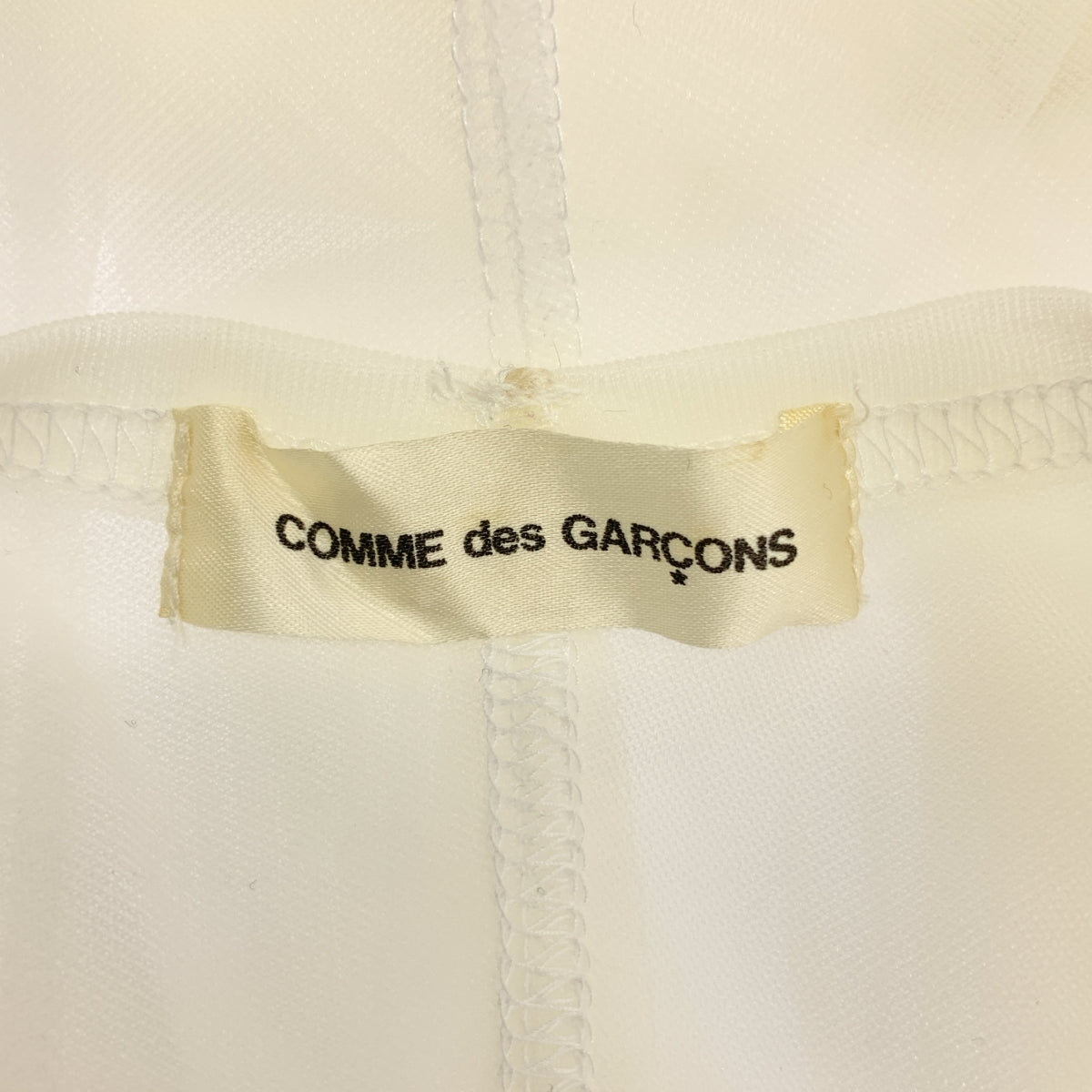 COMME des GARCONS / 콤데 갤슨 | 1990 | 프릴 장식 크루넥 ​​시아 컷 톱 블라우스 |