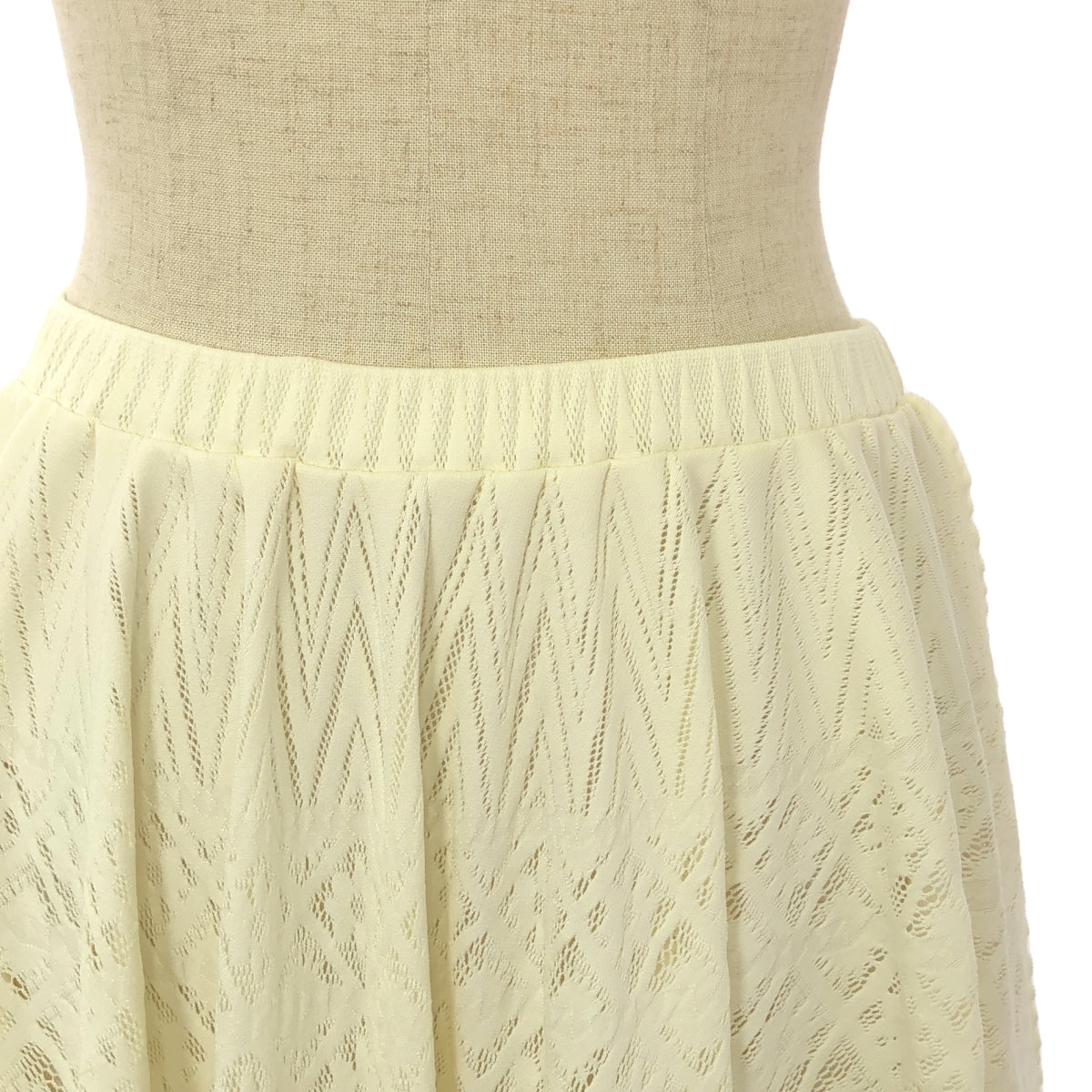 [Good Condition] ISSEY MIYAKE A-POC | Floral Cutwork Skirt | Size 3 | White | Women's