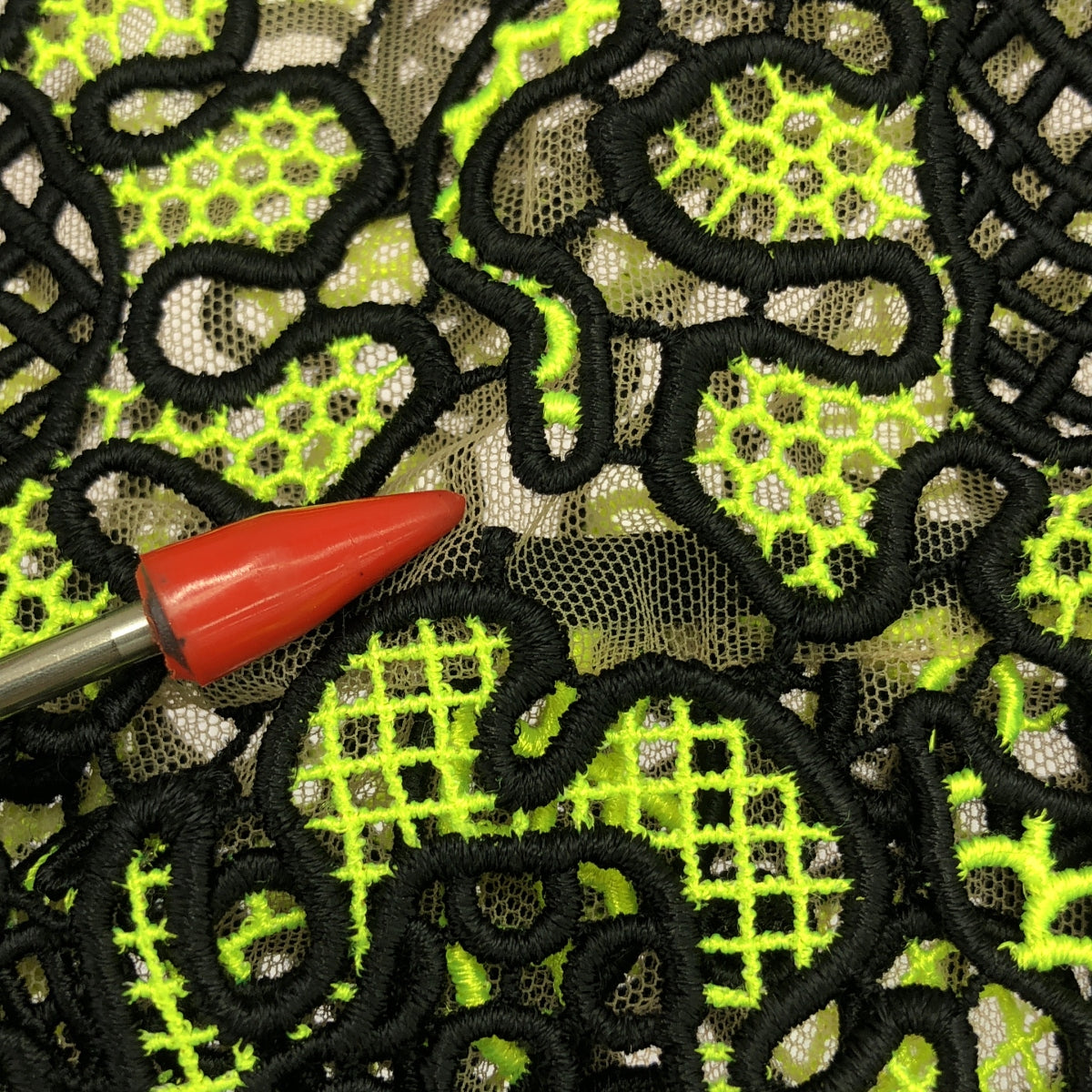 MSGM / エムエスジーエム | フラワー 刺しゅう ノースリーブ ワンピース | 40 | ブラック/イエロー | レディース