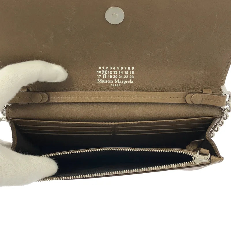 【美品】  Maison Margiela / メゾンマルジェラ | 2023 | レザー 4ステッチ チェーン ウォレット フラップ ショルダー バッグ / ユニセックス | UNI | ブラウン | レディース
