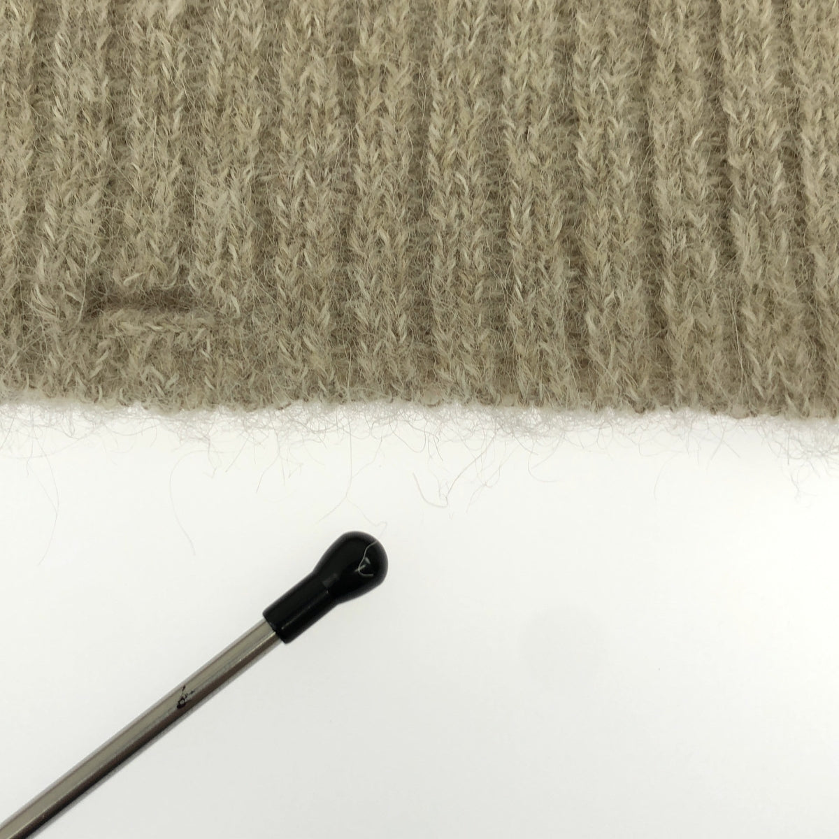 MM6 Maison Margiela / エムエムシックスメゾンマルジェラ | Vネック エルボーパッチ ドロップショルダー ロング ニット | XS | ベージュ | レディース