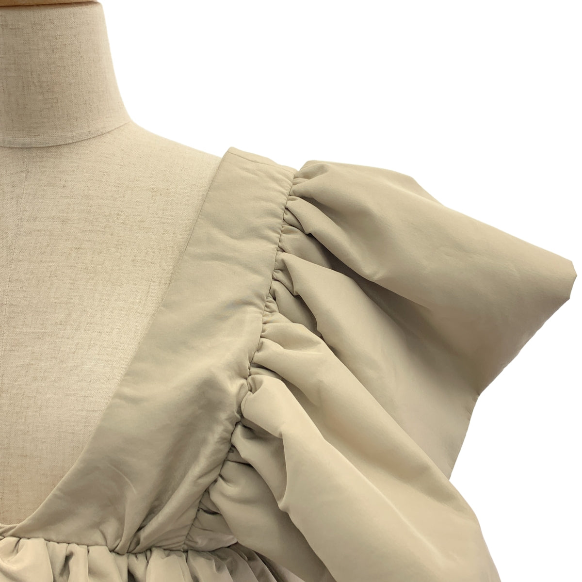 Kika Vargas / 키카 바르가스 | Chiara 래플 개더 볼륨 반소매 블라우스 | S |