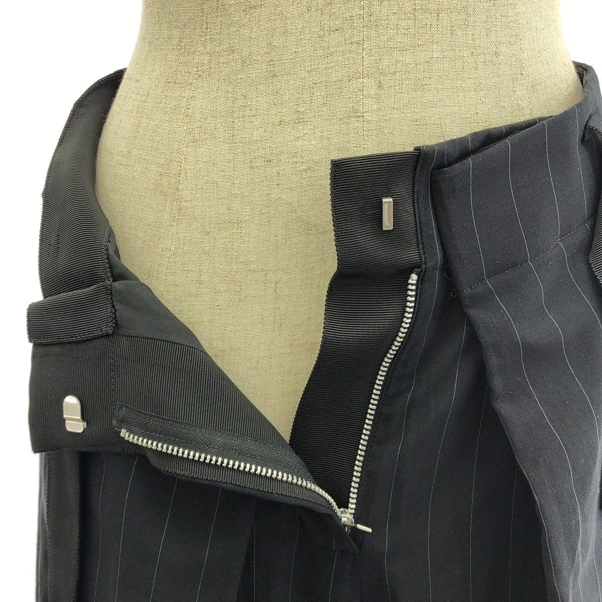 [品相良好] sacai | 2023 | 條紋側線透視寬長褲 | 0 | 黑色 | 女款