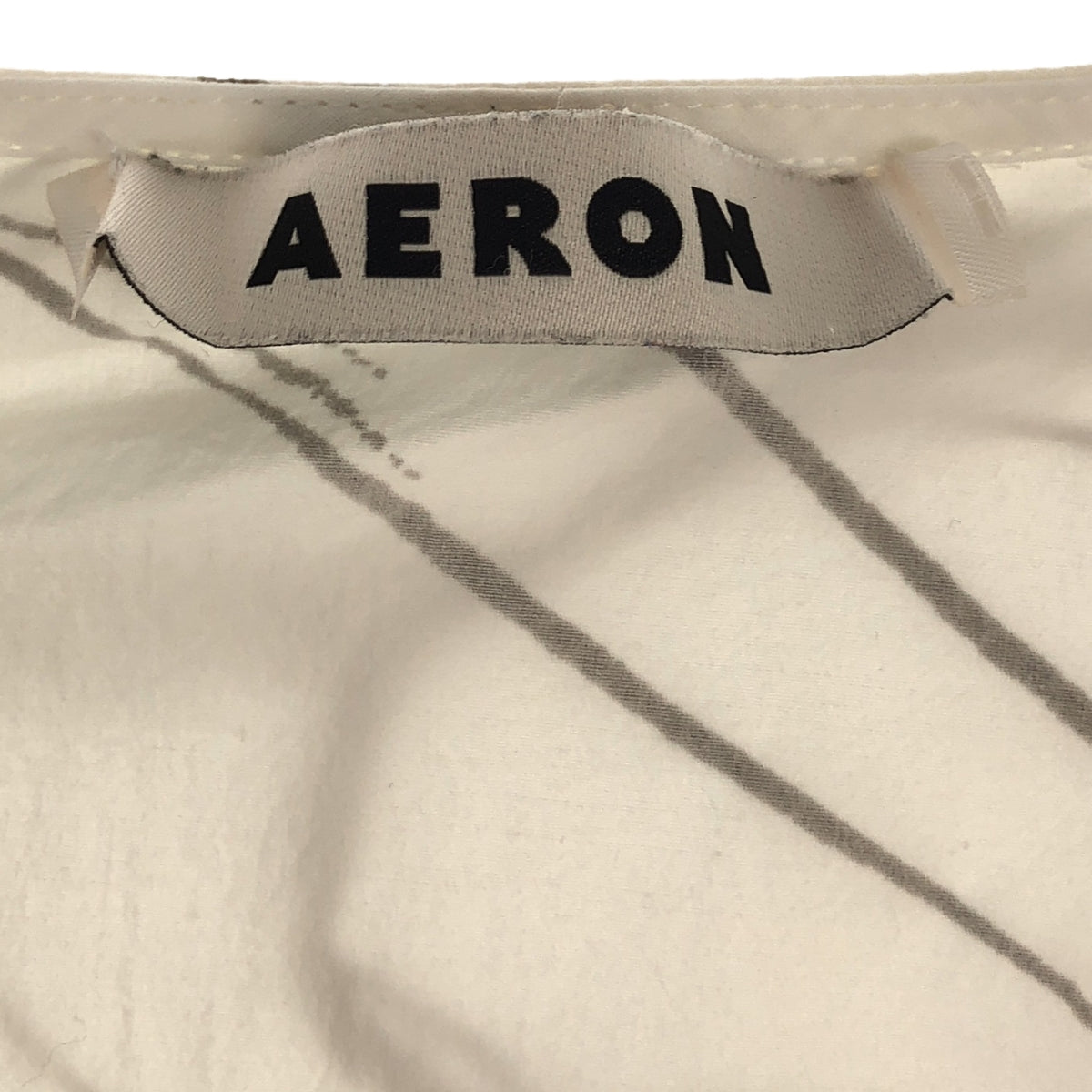 AERON | Back slit print cut and sew blouse | Size 36 | White | Women's