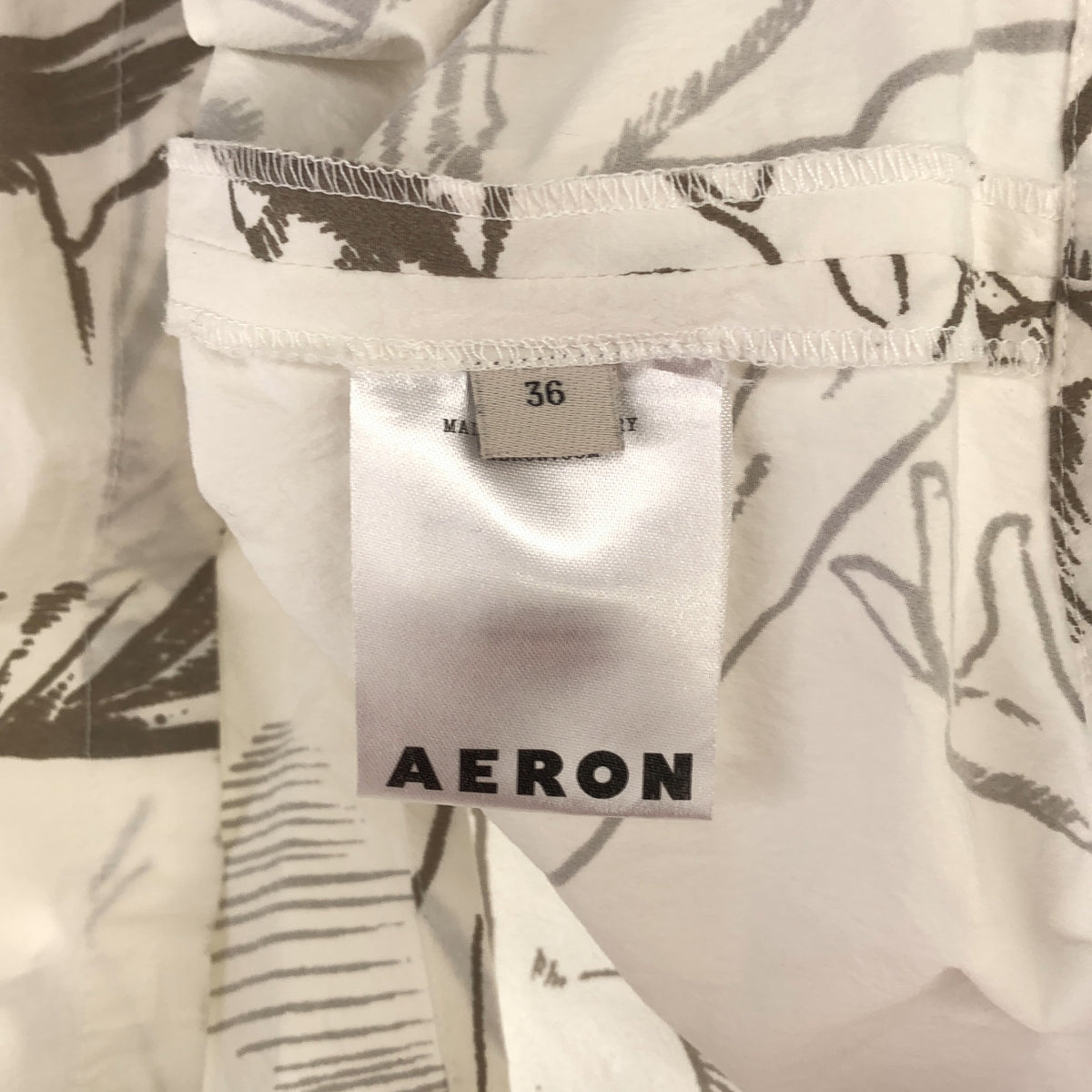 AERON | Back slit print cut and sew blouse | Size 36 | White | Women's