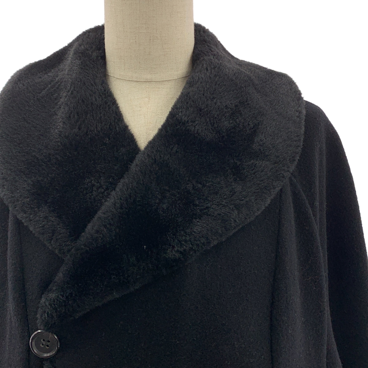 JUNYA WATANABE COMME des GARÇONS / Junya Watanabe | 2015 秋冬 | 羊毛與生態皮草斗篷大衣 | S碼 | 黑色 | 女款