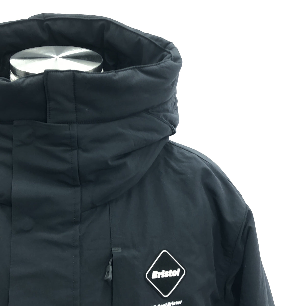 【美品】  FCRB / エフシーレアルブリストル | 2024AW | PADDED BENCH COAT / バックロゴ ベンチコート フーディ | M | black | メンズ