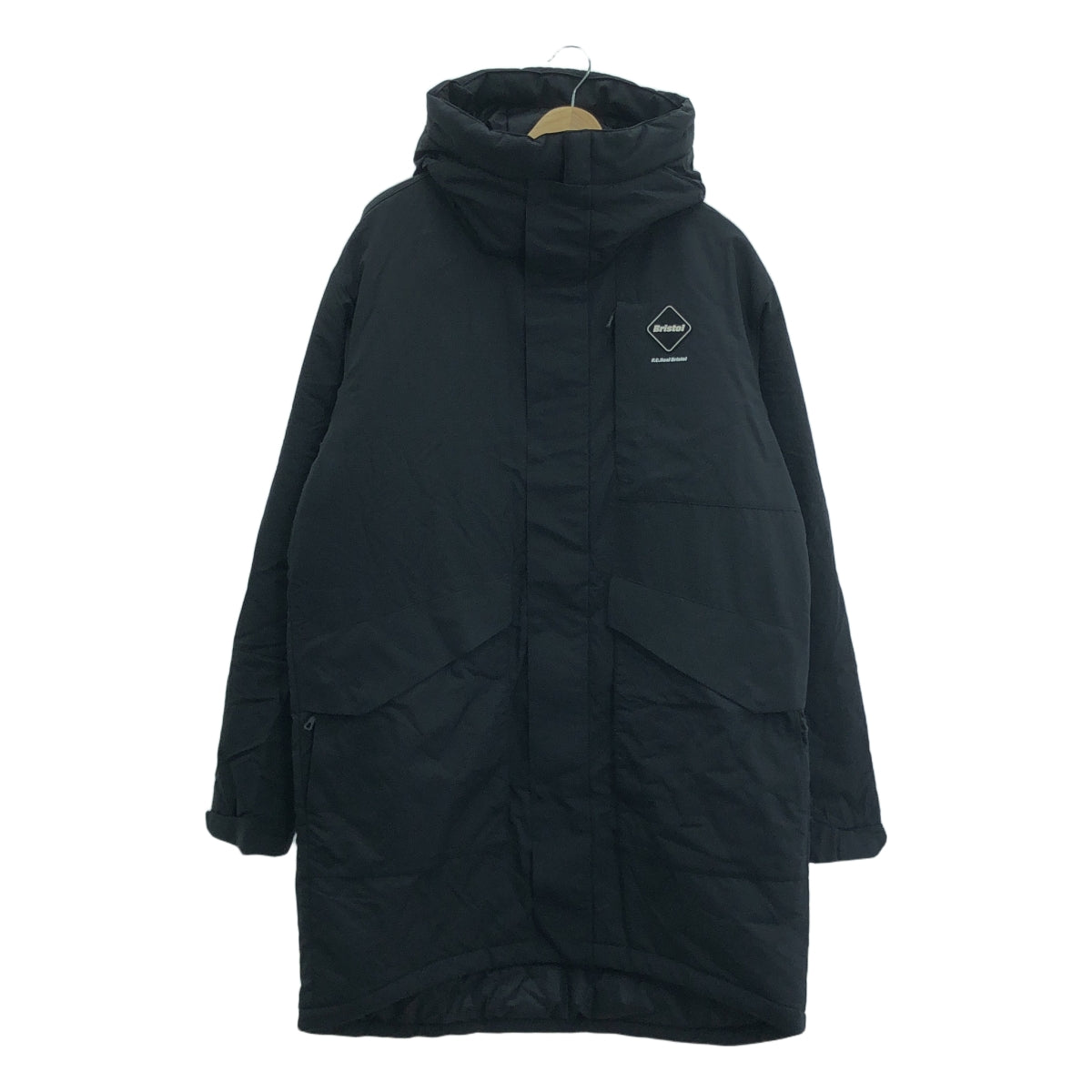 【美品】  FCRB / エフシーレアルブリストル | 2024AW | PADDED BENCH COAT / バックロゴ ベンチコート フーディ | M | black | メンズ