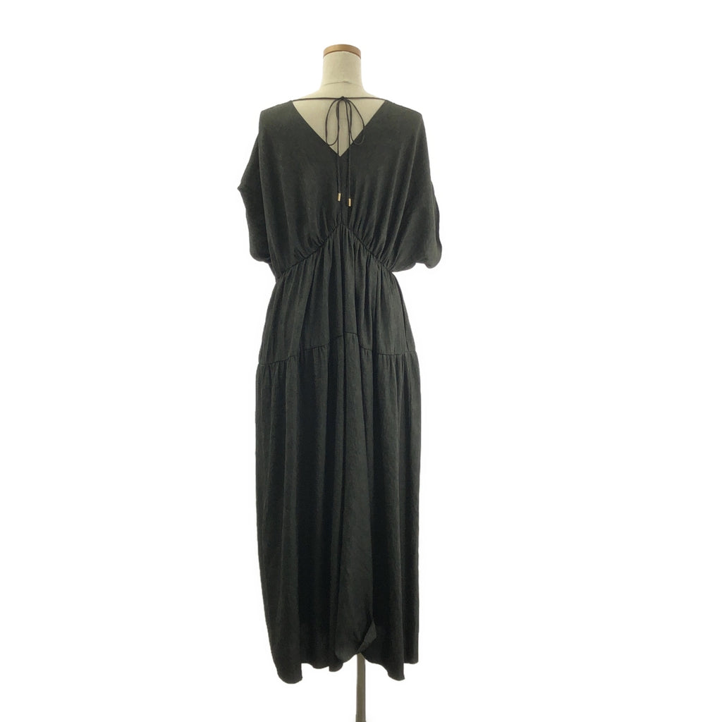 莉絲 | V 領套頭洋裝 |