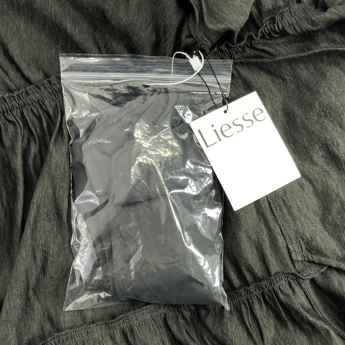 莉絲 | V 領套頭洋裝 |