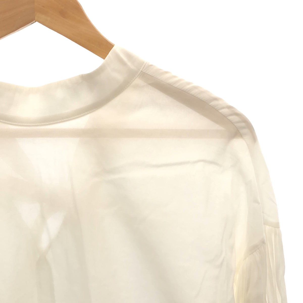 deres | 2023SS | Back ribbon sheer pullover blouse | F | White | Women's